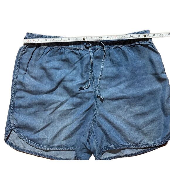 Juicy Couture Womens pull on lyocell shorts sz L super soft - Picture 3 of 6